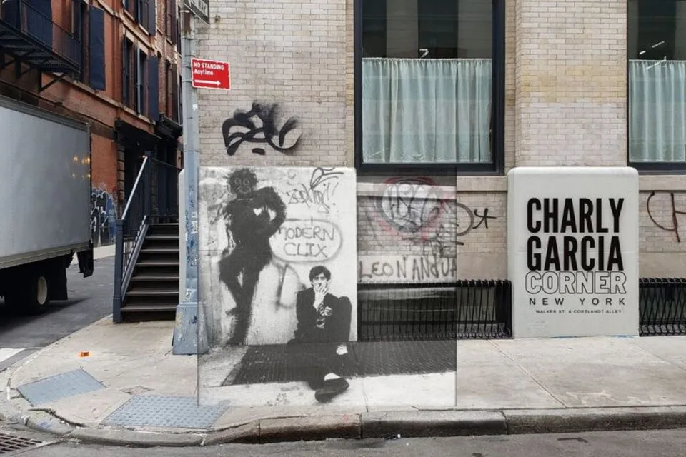 Walker Street & Cortlandt Alley,1983 y 2023. Charly García Corner. Clics Modernos (foto: Facebook)